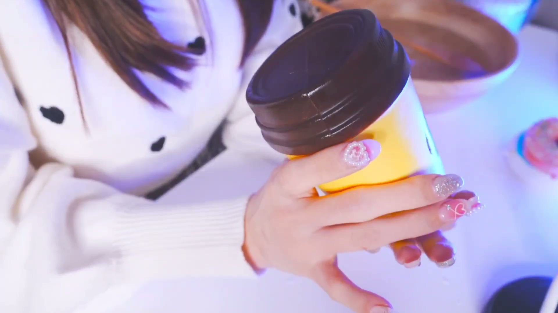 【ASMRカメラ】ほっと暖まる安眠♡囁き,タッピング,マッサージ,複数のトリガー【癒やし】.mp4_20251229_183644.037.jpg 利香 安心温暖的安眠 1.9GB  第1张